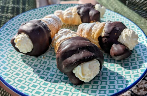 Cream & Chocolate Cones (VE)